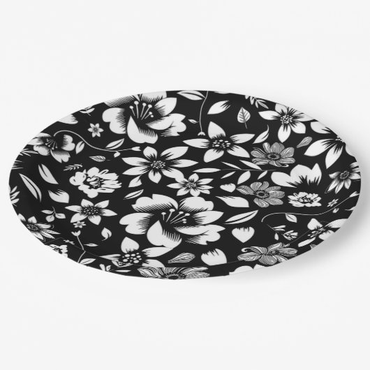 Schwarz-weiße Blätter der Moderne Pappteller (Schrägansicht)