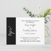 Schwarz-weiße Blockhütten! Verspätete Hochzeitskar Einladung (Stehend Vorderseite)