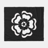 Schwarz-weiße Blume Form Monogramm Fleecedecke (Vorderseite (Horizontal))