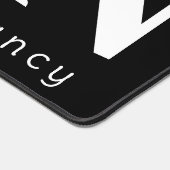 Schwarz-weiße Blume Schmetterling minimalistisch Schreibtischunterlage (Ecke)