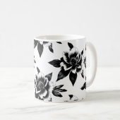 Schwarz-weiße Blumen  Kaffeetasse (VorderseiteRechts)