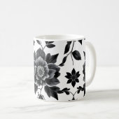 Schwarz-weiße Blumen Kaffeetasse (VorderseiteRechts)