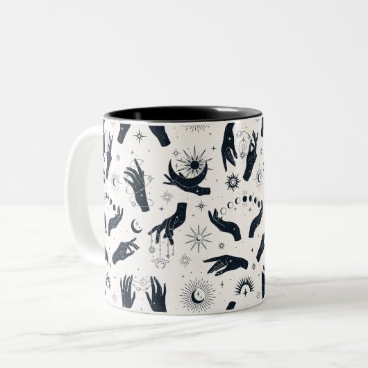 Schwarz-weiße Boho Moon-Hand Zweifarbige Tasse (Vorderseite Links)