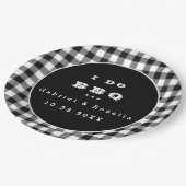 Schwarz-weiße Buffalo-Karos Ich mache GRILLEN Verl Pappteller (Schrägansicht)