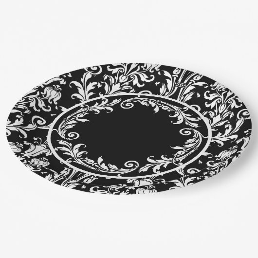 Schwarz-weiße Damask Floral Wirbel personalisieren Pappteller (Schrägansicht)