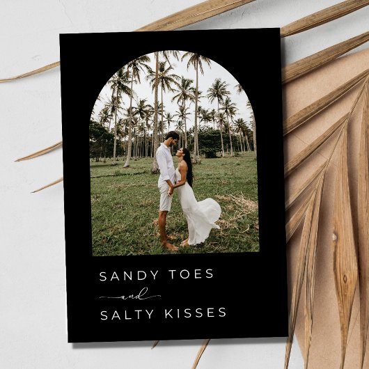 Schwarz-weiße einfache Hochzeit am Strand Save the Date