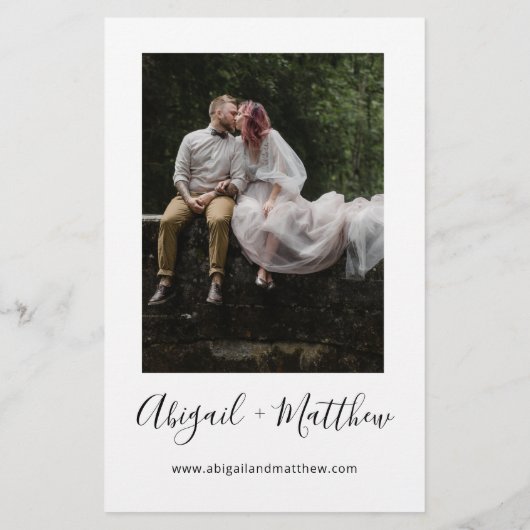 Schwarz-weiße Einladung zum Hochzeitsfeiern (Rückseite)