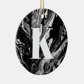 Schwarz-weiße Farbtöne für den Anfangsbuchstaben Keramik Ornament (Rechts)