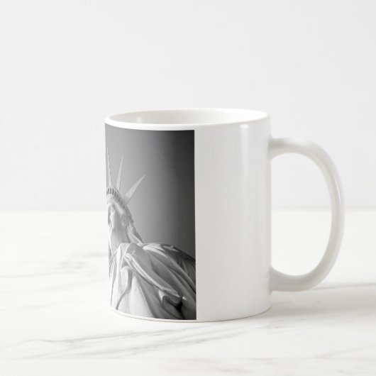 Schwarz-weiße Freiheitsstatue Kaffeetasse (Rechts)