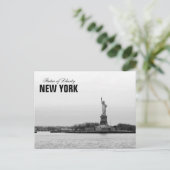 Schwarz-weiße Freiheitsstatue - NY New York Postkarte (Stehend Vorderseite)