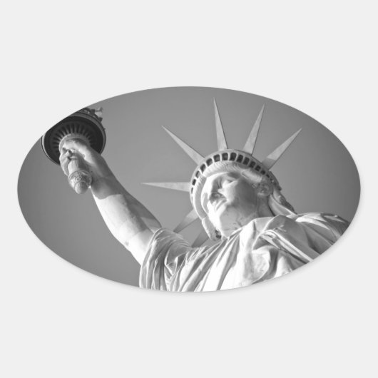 Schwarz-weiße Freiheitsstatue Ovaler Aufkleber (Vorderseite)