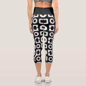 Schwarz-weiße Geometrie Hochwaisted Capris (Rückseite)