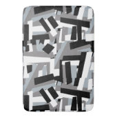 Schwarz-weiße graue Abstrakte geometrische Patches Badematte (Vorderseite Vertikal)