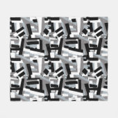 Schwarz-weiße graue abstrakte geometrische Pflaste Fleecedecke (Vorderseite (Horizontal))