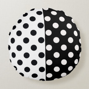 Schwarz-weiße halbe Farbtrennung inverse Polka-Pun Rundes Kissen