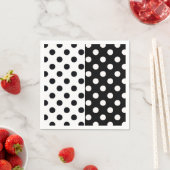 Schwarz-weiße halbe Farbtrennung inverse Polka-Pun Serviette (Beispiel)