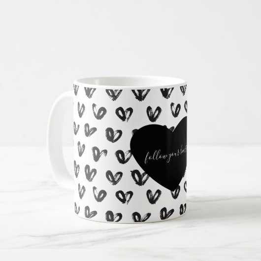 Schwarz-weiße Herzen Kaffeetasse (Vorderseite Links)