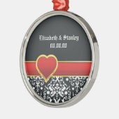 Schwarz-weiße Hochzeit mit rotem Damast Silbernes Ornament (Links)