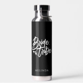 Schwarz-weiße Kalligraphie Bride Stamm Bachelorett Trinkflasche (Links)