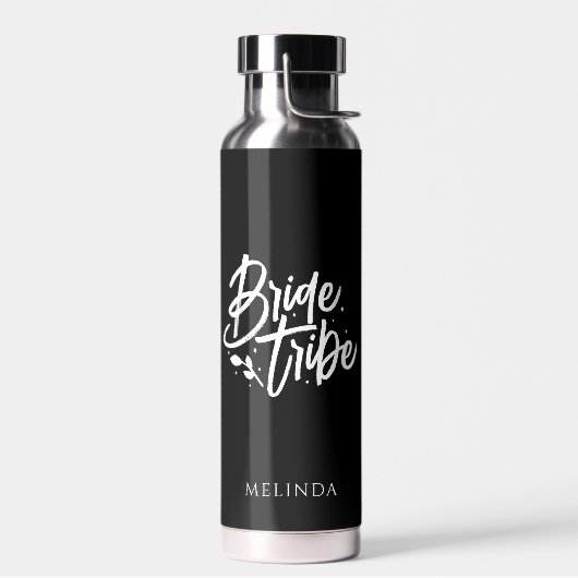 Schwarz-weiße Kalligraphie Bride Stamm Bachelorett Trinkflasche (Links)