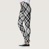 Schwarz-weiße Karierte Leggings (Links)