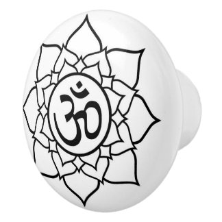Schwarz-weiße Keramik am Namaste Round Door Knock Keramikknauf