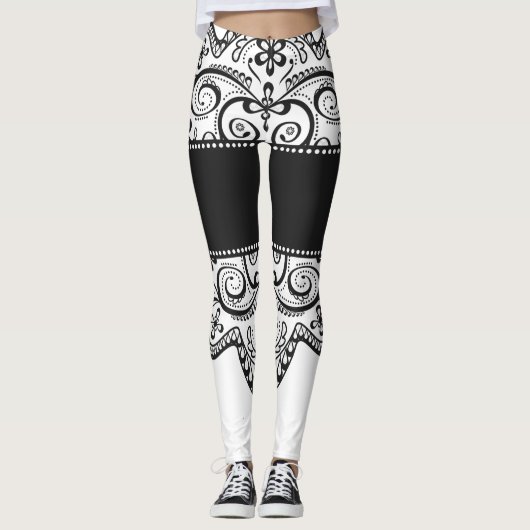 Schwarz-weiße lacy Leggings des Spitze-Hinterns (Vorderseite)