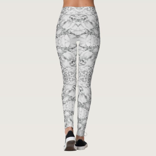 Schwarz-weiße Leggings aus Marmor (Rückseite)
