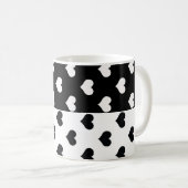Schwarz-weiße Liebe Herzmuster Kaffeetasse (VorderseiteRechts)