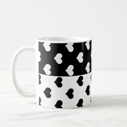Schwarz-weiße Liebe Herzmuster Kaffeetasse (Links)