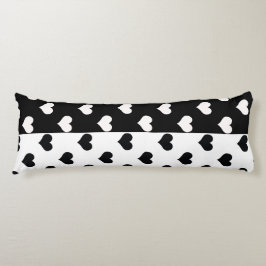 Schwarz-weiße Liebe Herzmuster Seitenschläferkissen