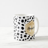 Schwarz-weiße Lochmuster-Gold-Monogramm Kaffeetasse (VorderseiteRechts)