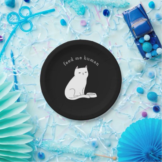 Schwarz-weiße lustige Katze "füttre mir menschlich Pappteller (Party)