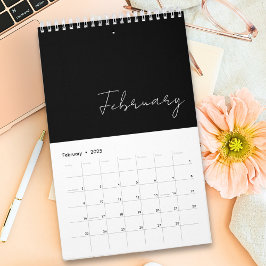 Schwarz-weiße Minimalistische Skripttypografie Cus Kalender