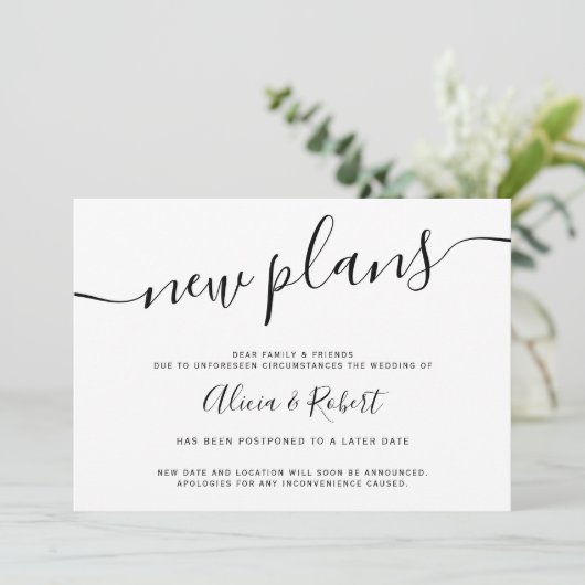 Schwarz-weiße Minimalschrift verschoben neue Pläne Einladung (Stehend Vorderseite)
