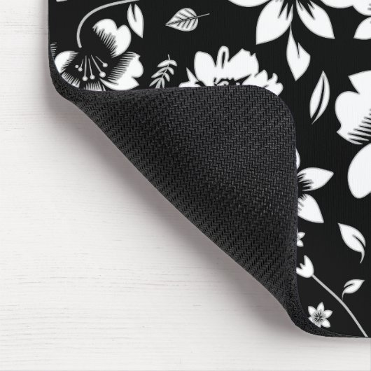 Schwarz-weiße, moderne Blätter mit Blumenmuster Mousepad (Ecke)