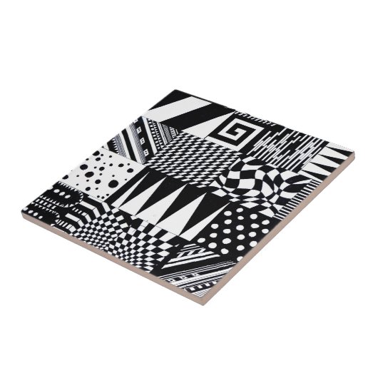 Schwarz-weiße Musterhand der abstrakten Fliese (Seite)