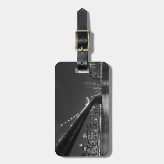 Schwarz-weiße New York City Skyline Gepäckanhänger (Vorderseite vertikal)