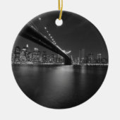 Schwarz-weiße New York City Skyline Keramik Ornament (Vorne)