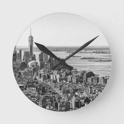Schwarz-weiße New York City Skyline Runde Wanduhr (Vorderseite)
