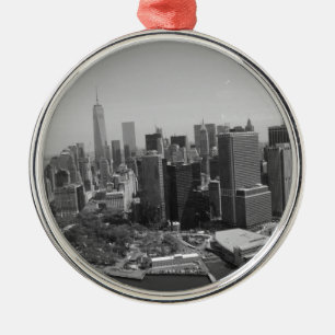 Schwarz-weiße New York City Skyline Silbernes Ornament