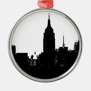 Schwarz-weiße New Yorker Silhouette Ornament Aus Metall