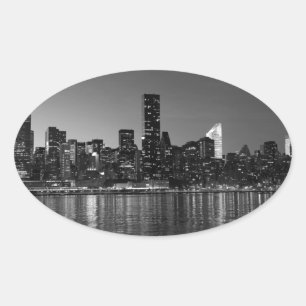 Schwarz-weiße New Yorker Stadt-Silhouette Ovaler Aufkleber