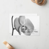 Schwarz-weiße Orchid-Blume gemeinsam mit einer Ged Mitteilungskarte (Vorderseite/Rückseite Beispiel)