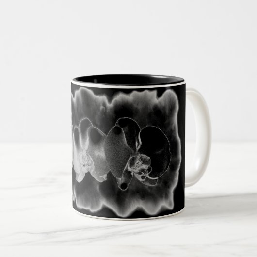 Schwarz-weiße Orchideenmalerei Zweifarbige Tasse (VorderseiteRechts)