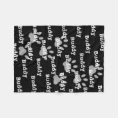 Schwarz-weiße Paw druckt Personalisierten Hundname Fleecedecke (Vorderseite (Horizontal))