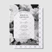 Schwarz-weiße Peonies Brautparty Pergament Einladungen (Versetzt (Einladung))