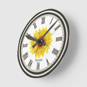 Schwarz-weiße Personalisierte Sonnenblume Runde Wanduhr (Winkel)