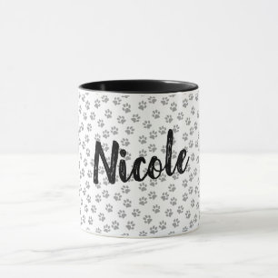 Schwarz-weiße Pfotenabdruck-personalisierte Tasse 