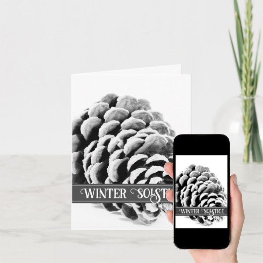 Schwarz-weiße Pine Cone Happy Winter Solstice Karte